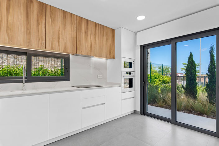 Image No.17-3 Bed Townhouse for sale