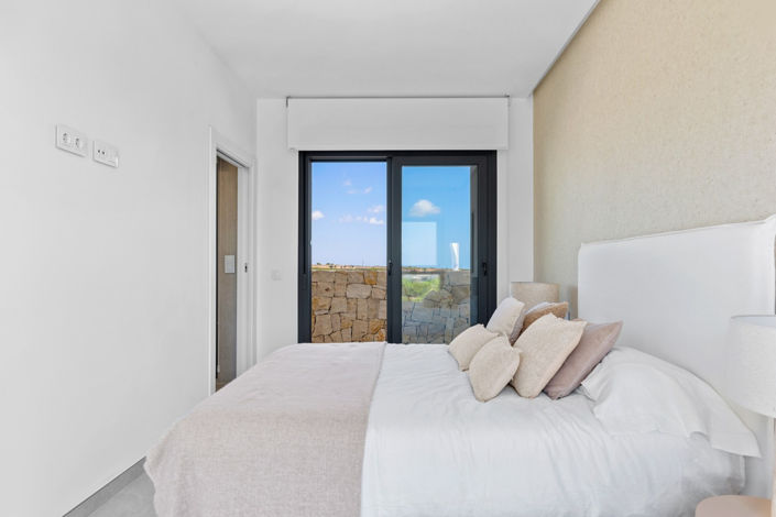 Image No.33-3 Bed Townhouse for sale