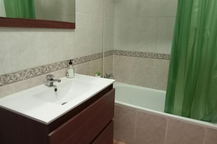 Image No.12-4 Bed Townhouse for sale