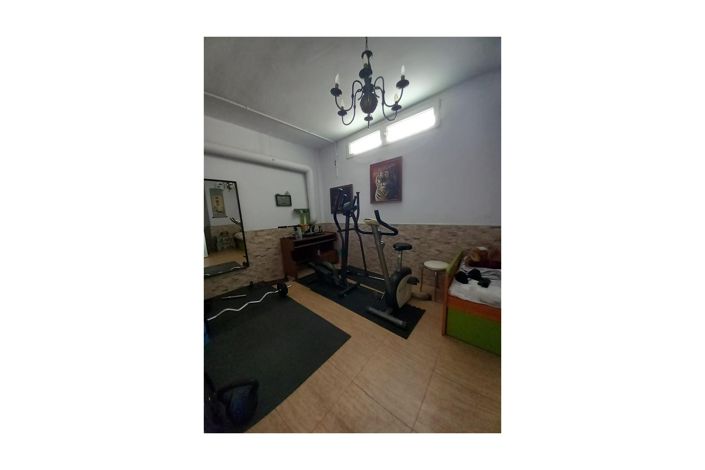 Image No.13-7 Bed Townhouse for sale