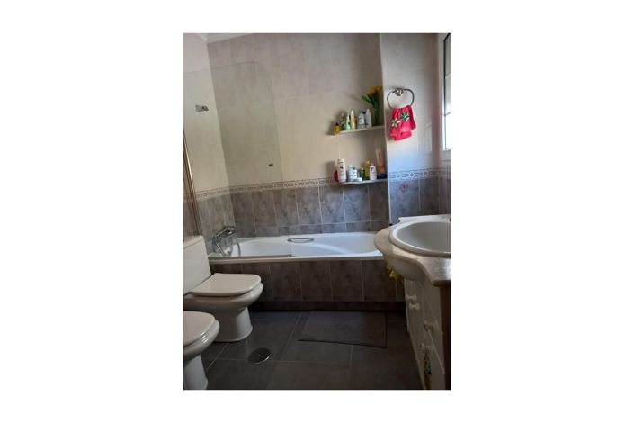 Image No.20-7 Bed Townhouse for sale