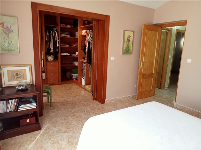 Image No.6-4 Bed Townhouse for sale