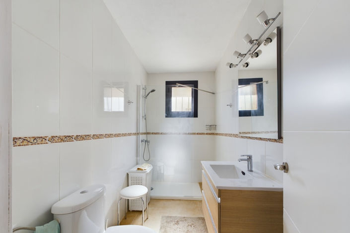 Image No.15-4 Bed Townhouse for sale