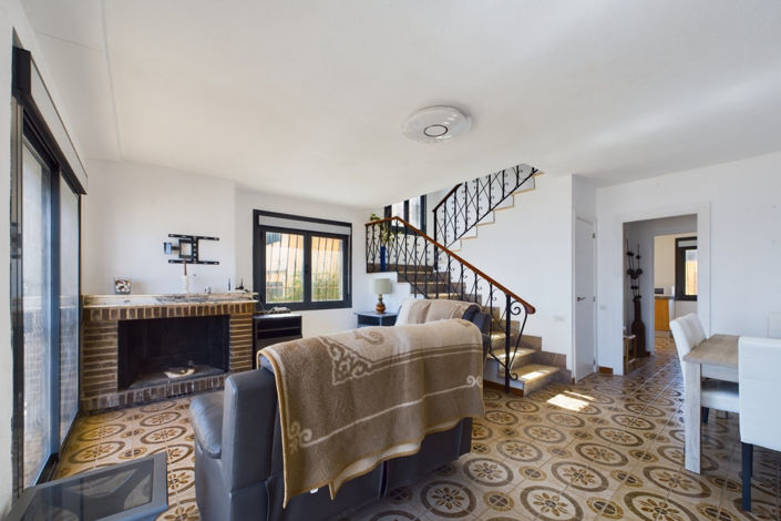 Image No.17-4 Bed Townhouse for sale