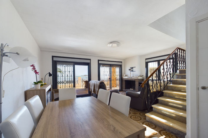 Image No.2-4 Bed Townhouse for sale