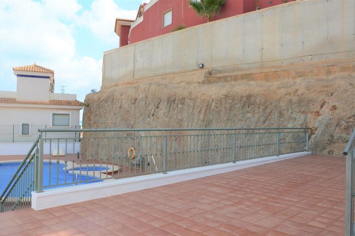 Image No.21-2 Bed Townhouse for sale