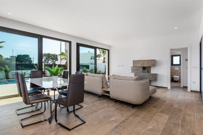 Image No.2-3 Bed Villa for sale