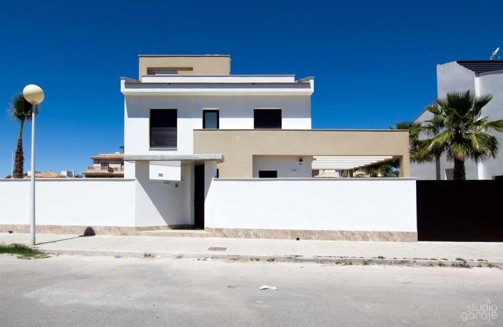 Image No.1-Villa de 4 chambres à vendre à La Zenia