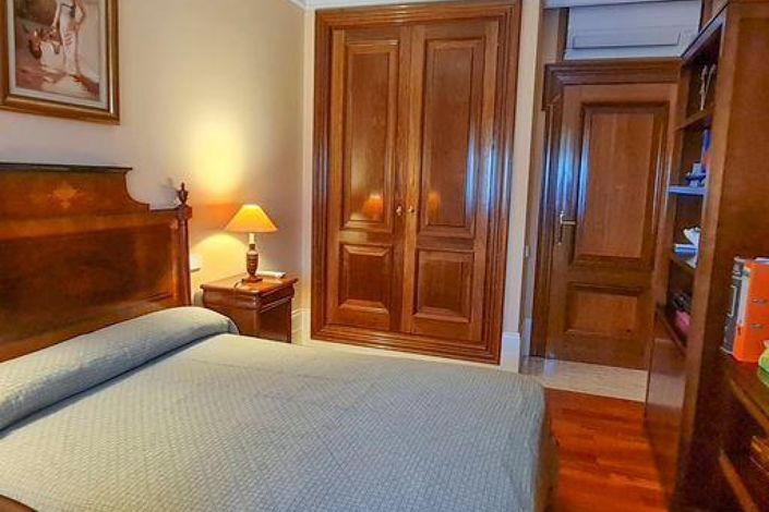 Image No.17-5 Bed Villa for sale