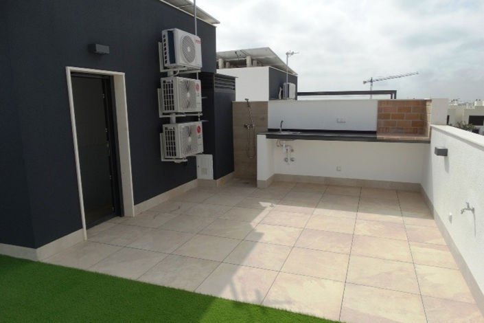 Image No.24-3 Bed Townhouse for sale