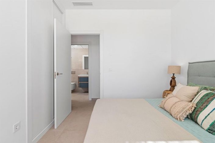 Image No.18-3 Bed Villa for sale