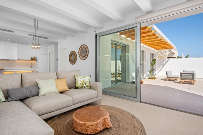 Image No.4-3 Bed Villa for sale