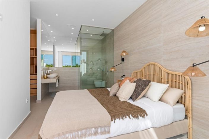 Image No.11-3 Bed Villa for sale