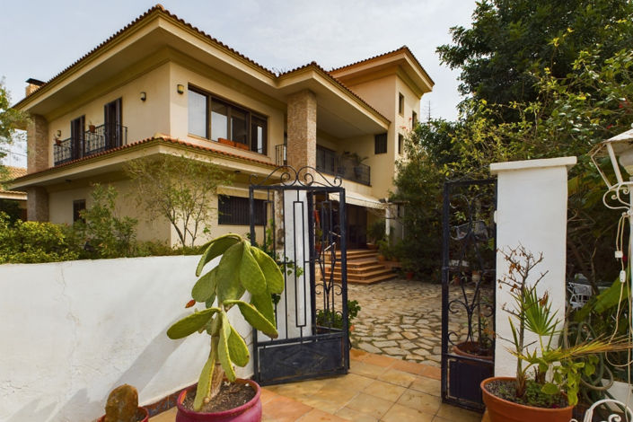 Image No.2-6 Bed Villa for sale