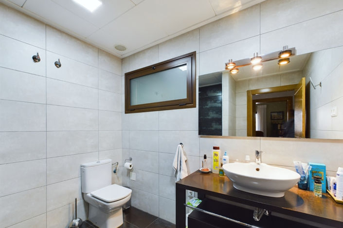 Image No.44-6 Bed Villa for sale