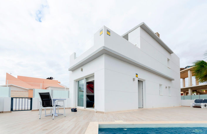 Image No.1-3 Bed Villa for sale