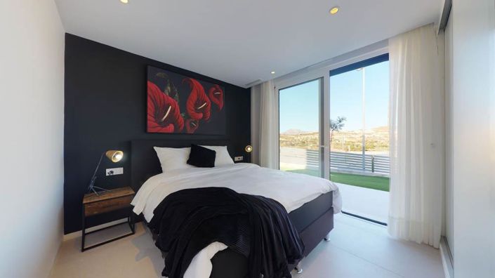 Image No.8-3 Bed Villa for sale