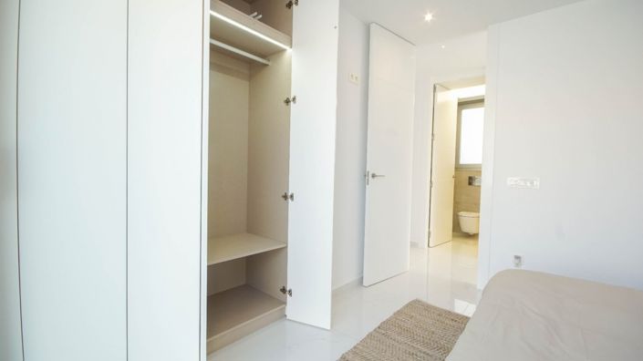 Image No.19-3 Bed Villa for sale