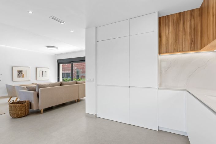 Image No.12-3 Bed Townhouse for sale