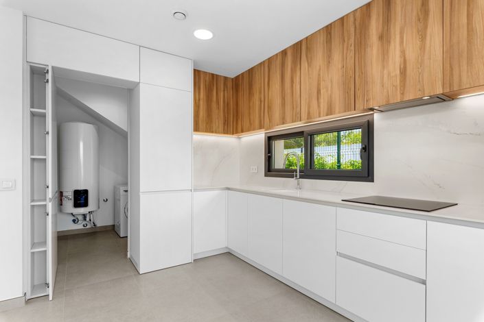 Image No.13-3 Bed Townhouse for sale