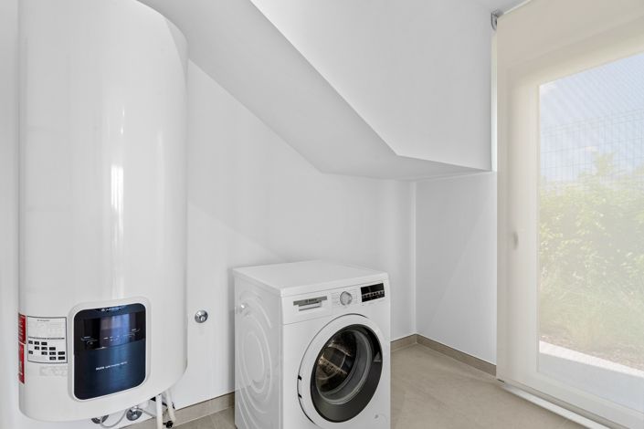 Image No.17-3 Bed Townhouse for sale