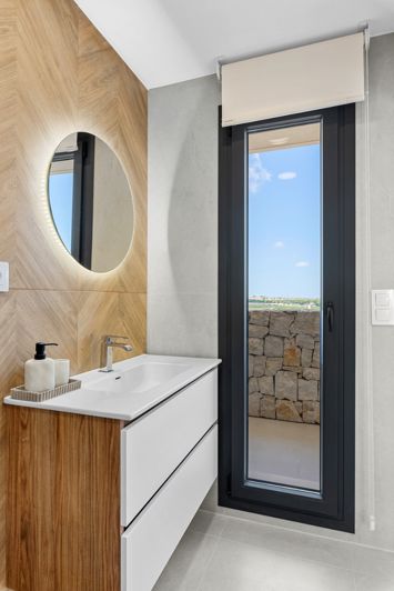 Image No.23-3 Bed Townhouse for sale