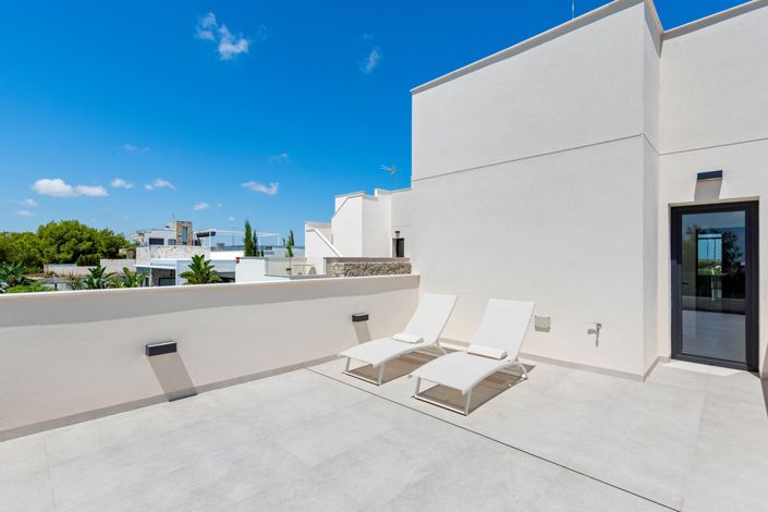 Image No.48-3 Bed Townhouse for sale