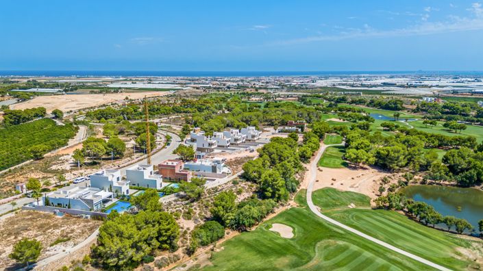 Image No.54-3 Bed Townhouse for sale