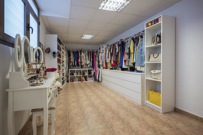 Image No.15-4 Bed Villa for sale