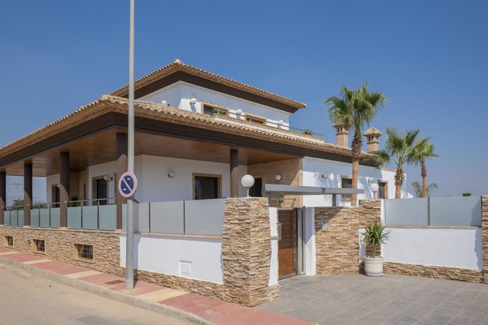 Image No.57-4 Bed Villa for sale