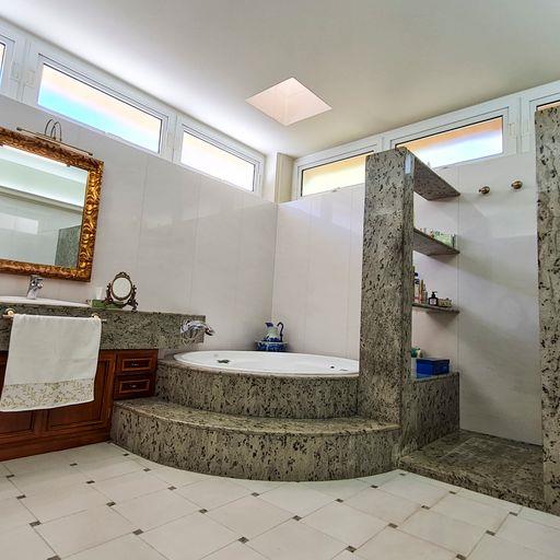 Image No.15-5 Bed Villa for sale