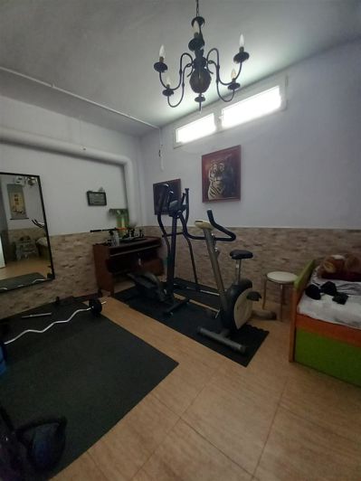 Image No.13-7 Bed Townhouse for sale