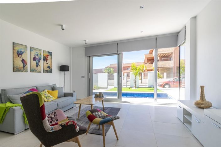 Image No.3-3 Bed Villa for sale