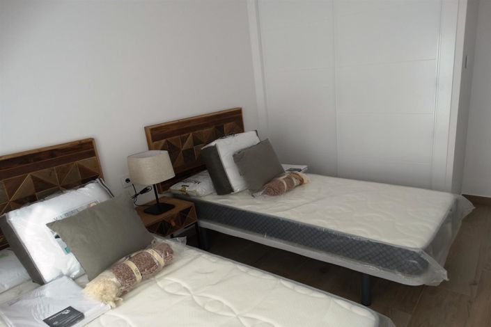 Image No.7-3 Bed Townhouse for sale