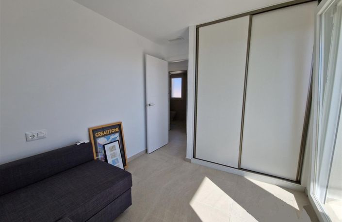 Image No.9-3 Bed Villa for sale