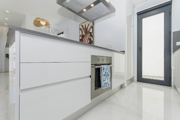 Image No.17-3 Bed Villa for sale