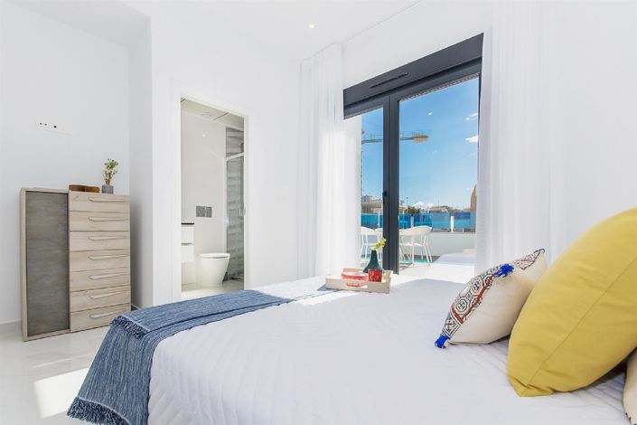 Image No.20-3 Bed Villa for sale