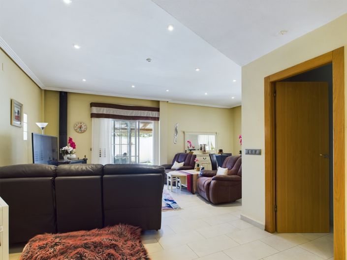 Image No.10-3 Bed Villa for sale