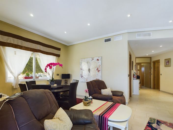 Image No.19-3 Bed Villa for sale