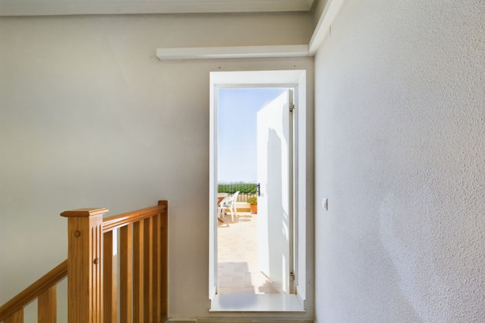 Image No.19-3 Bed Townhouse for sale