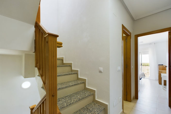 Image No.26-3 Bed Townhouse for sale