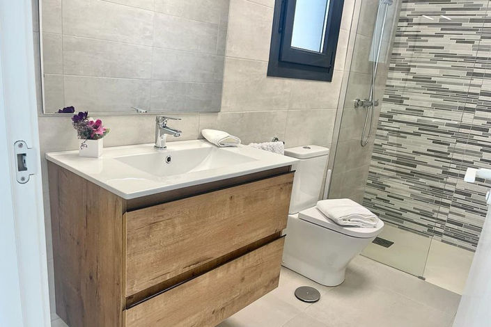 Image No.8-3 Bed Apartment for sale