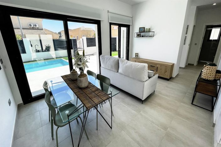 Image No.3-3 Bed Villa for sale