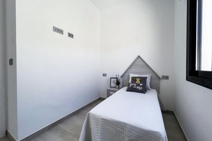 Image No.8-3 Bed Villa for sale