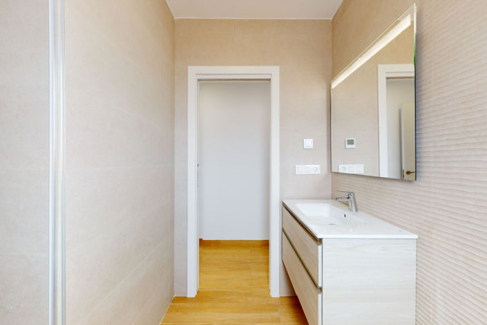 Image No.28-2 Bed Apartment for sale