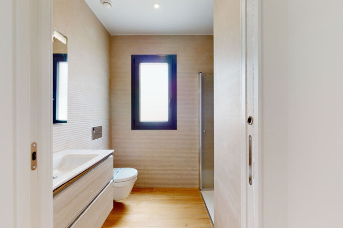 Image No.33-2 Bed Apartment for sale