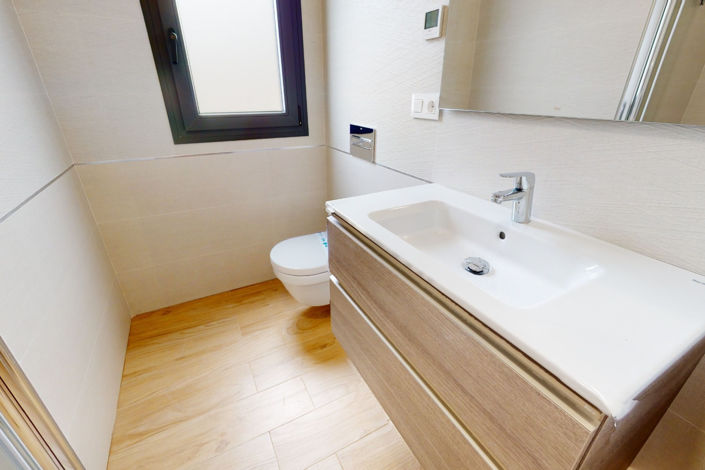 Image No.33-2 Bed Apartment for sale