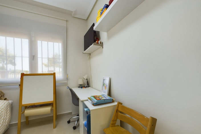 Image No.24-3 Bed Apartment for sale