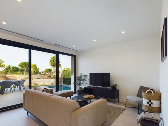 Image No.2-3 Bed Villa for sale