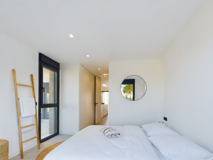 Image No.23-3 Bed Villa for sale